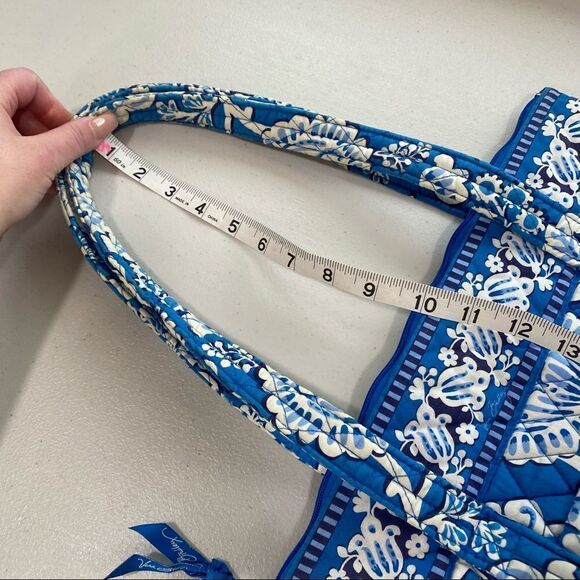 VERA BRADLEY Blue Betsey Quilted Tote Bag - Picture 10 of 10